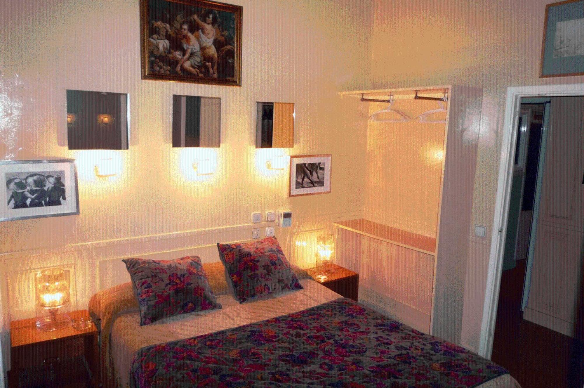 Hostal La Fontana — Fotos 1